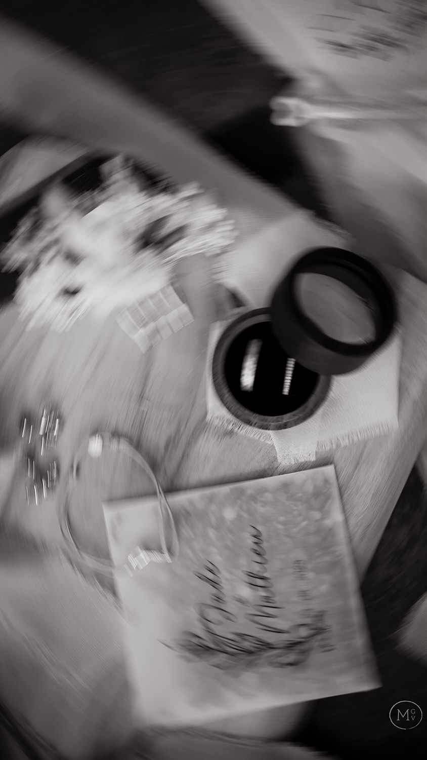 F r i d a y … 💭🎶✨🍀
•
& toi, t’as fait quoi de ton vendredi soir ? 😄 
•
De mon côté : un ordi, du boulot, Christophe Maé en boucle 🎶 
je chantonne, je danse (enfin, je fais ce que je peux), je rigole toute seule … & j’ai passé une très bonne soirée !! ☺️
•
J’ai grandi avec ses chansons, je les connais encore toutes par cœur ♥️ Peut être que le fait d’aller au concert du Roi Soleil vendredi prochain m’a motivé inconsciemment … 🧐😉👑
•
Rien de bien réfléchi, mais un besoin de décompresser après cette semaine & j’ai trouvé que ce serait drôle à filmer… et à partager 🤍
•
Je suis à nouveau toute seule ce soir. On part sur quel artiste cette fois !?! 🤭😂🙈🎵
•
•
#vendredisoir #christophemae #unvendredisoirsurlaterre #musiquefrançaise #spotify 
•
Photo de couverture pour le mariage de @jade_antone_ & @mathieu_antone !! @maythe24thbewithyou 🤍